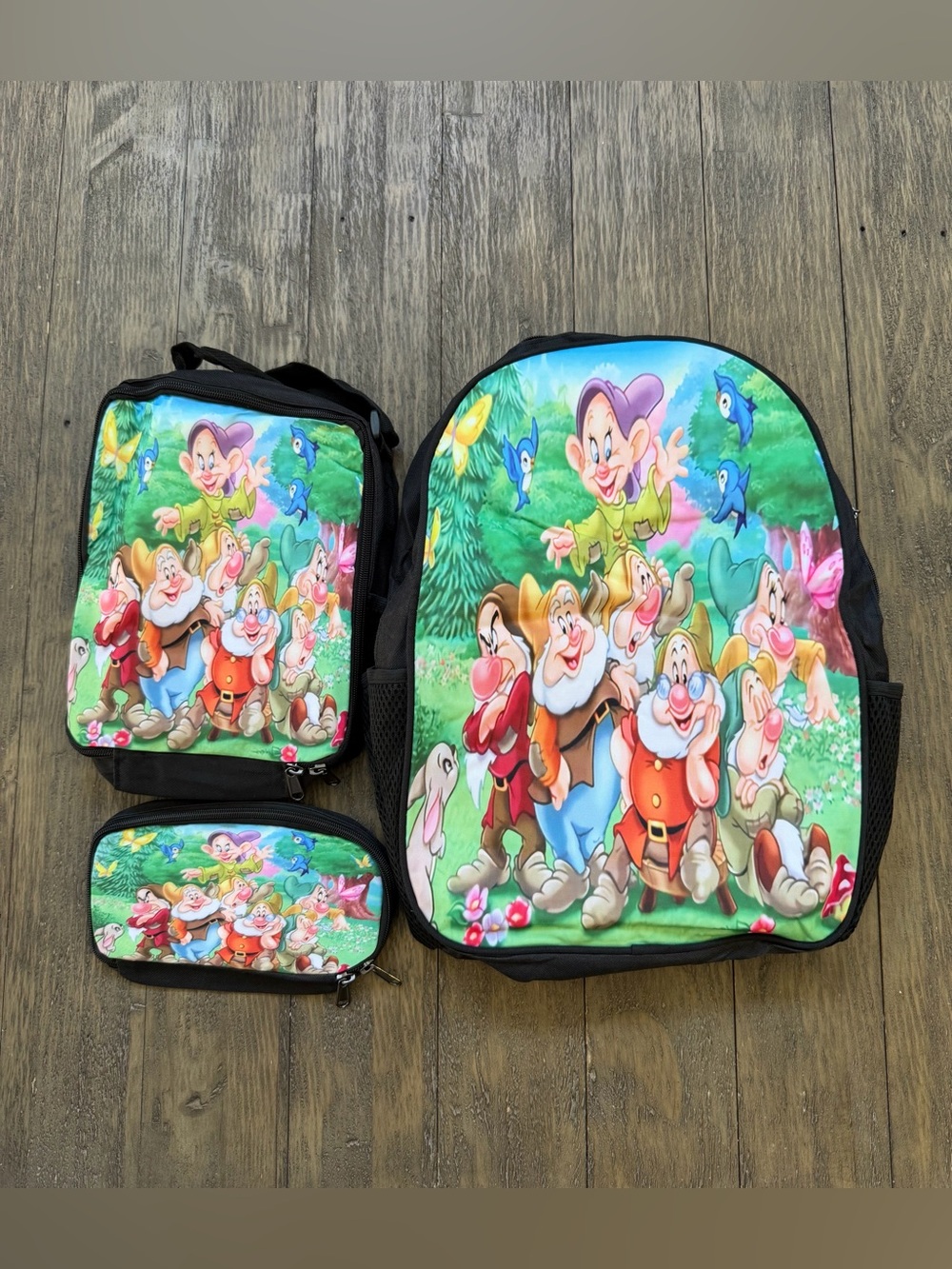 Snow White The 7 Dwarfs 3pc Backpack set
New in sealed package